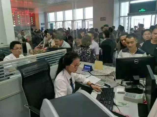 西安市職工大學(xué)帶你了解火車司機(jī)日常工作！