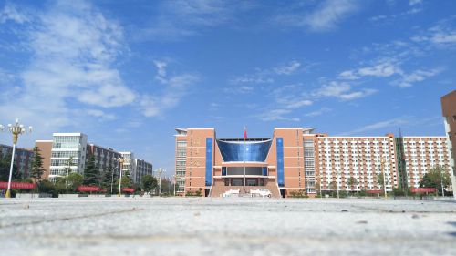鄭州學(xué)習(xí)軌道交通專業(yè)推薦哪所學(xué)校？