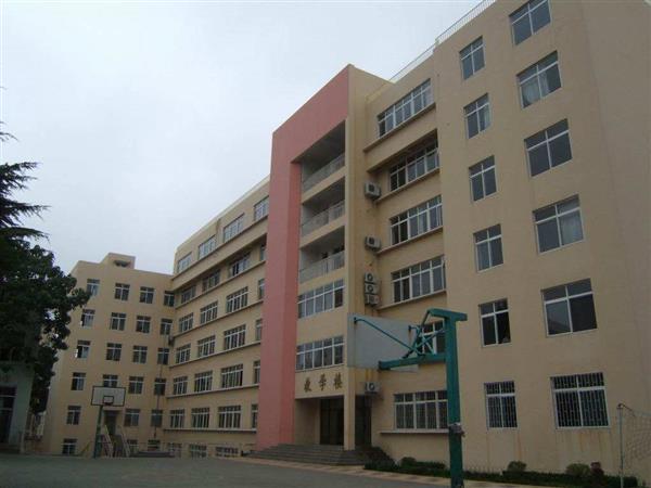 青島市電子信息技術(shù)學(xué)校的學(xué)生都能享受到哪些待遇？
