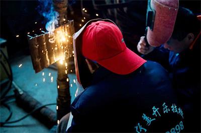 濟(jì)寧美開樂技校有電工專業(yè)嗎？   
