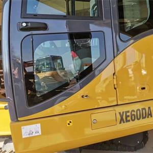 挖掘機(jī)、叉車、吊車